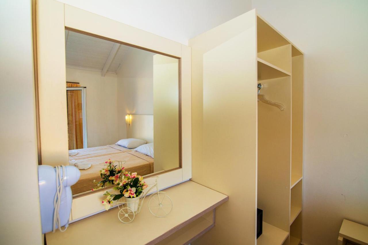 Playa Bay Hotel Zakynthos Laganas Eksteriør billede